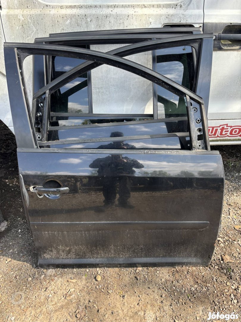 Vw Touran Caddy jobb első ajtó fekete