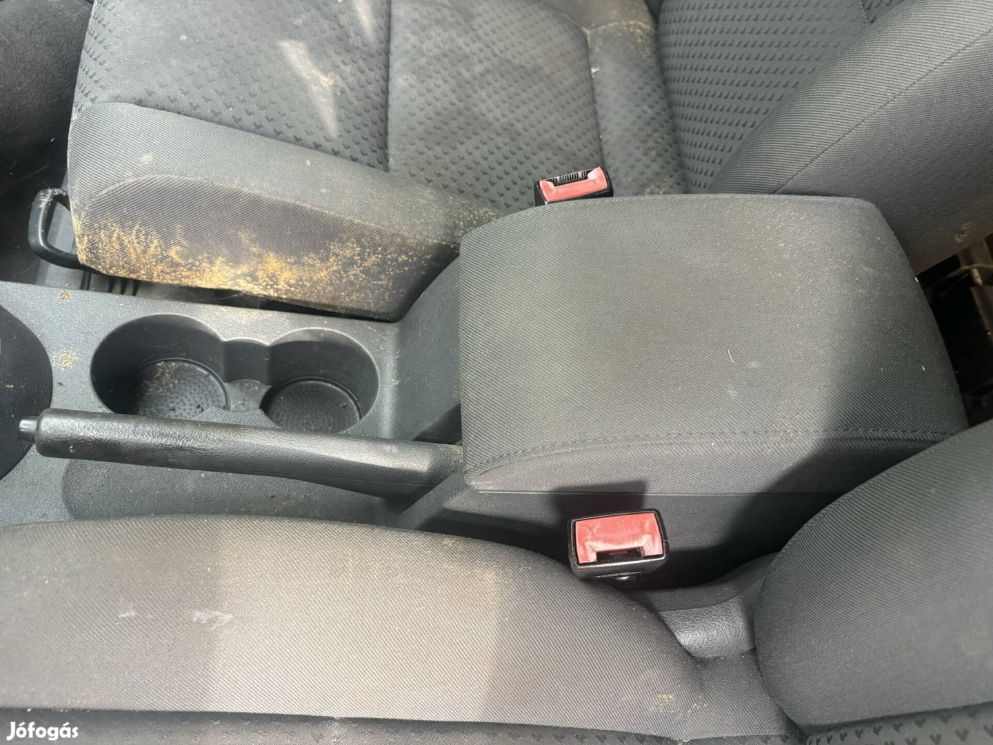 Vw Touran Caddy könyöklő közép box 