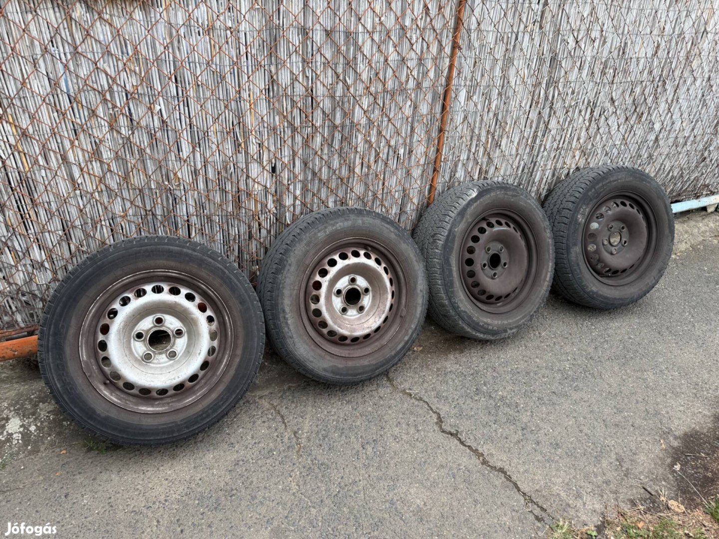 Vw Transporter T5 lemezfelni garnitúra 205/65R16C
