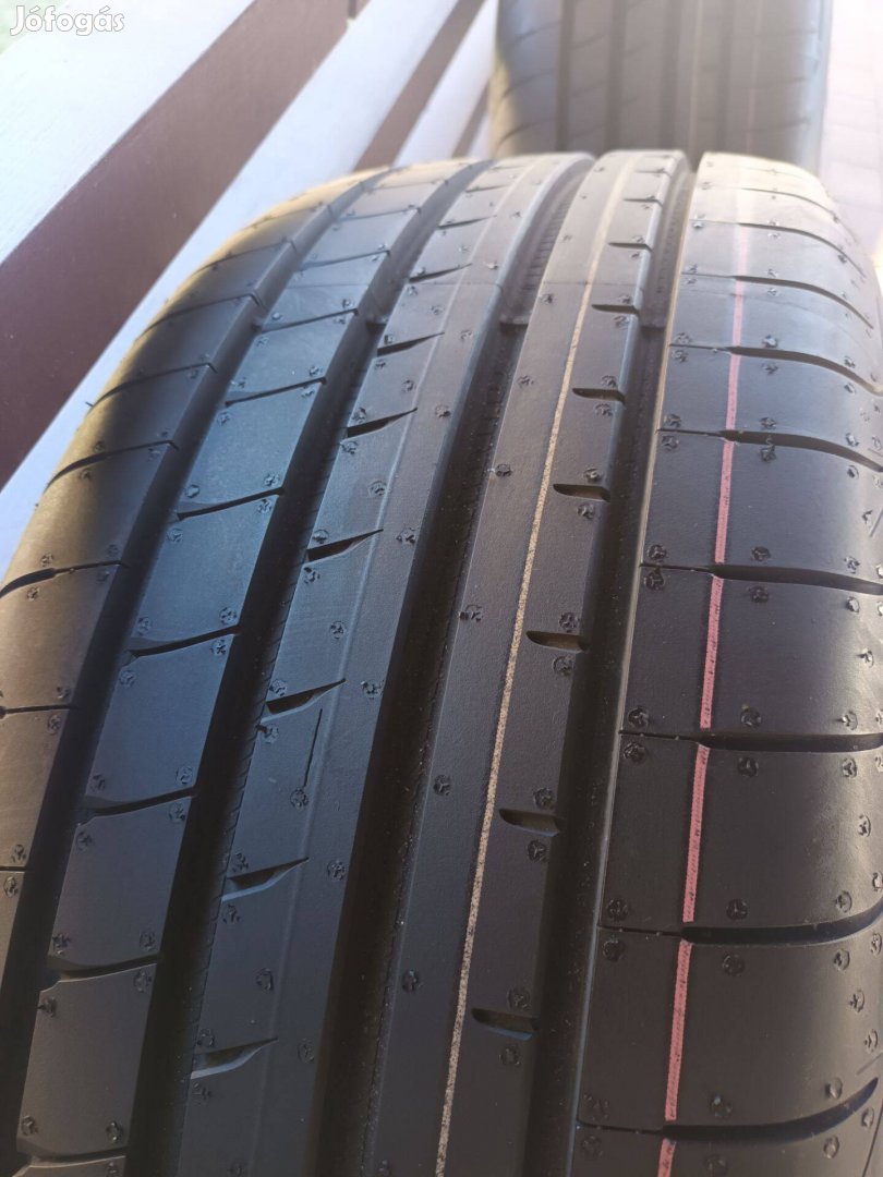 Vw Volkswagen Tiguan gyári alufelni 235/55 r18 nyári gumi Garnitúra