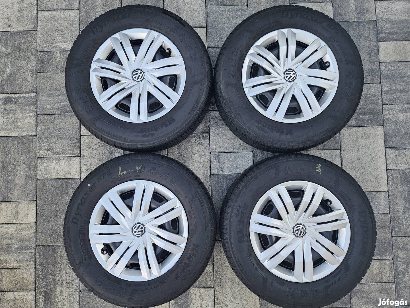 Vw  Polo 14" lemezfelni 185/70r14 nyári gumival,dísztárcsaval !