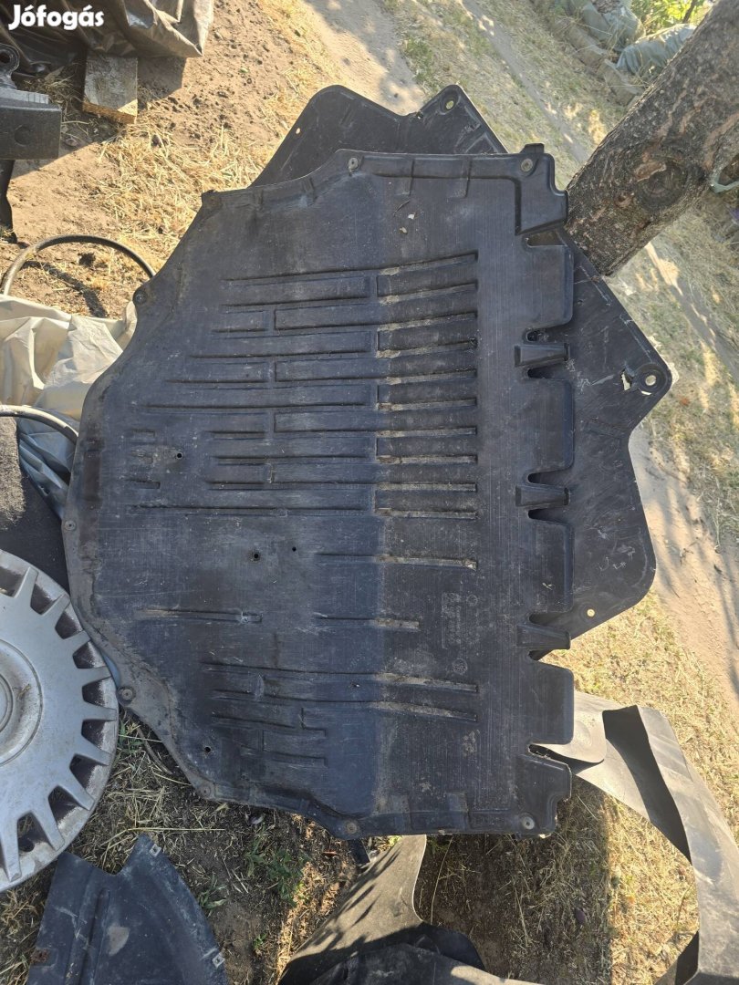 Vw-audi-seat-skoda 6Qo. motor alsó burkolat 