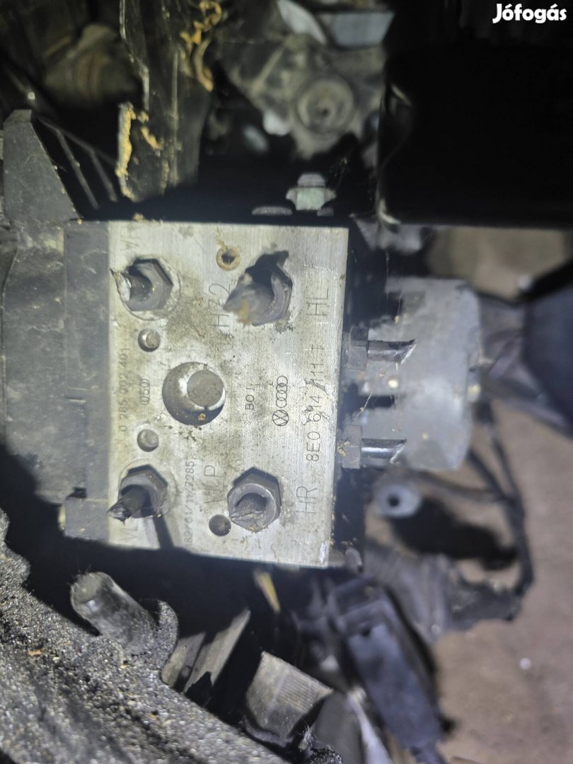Vw-audi-seat-skoda ABS kocka 8E0 614  111 T 