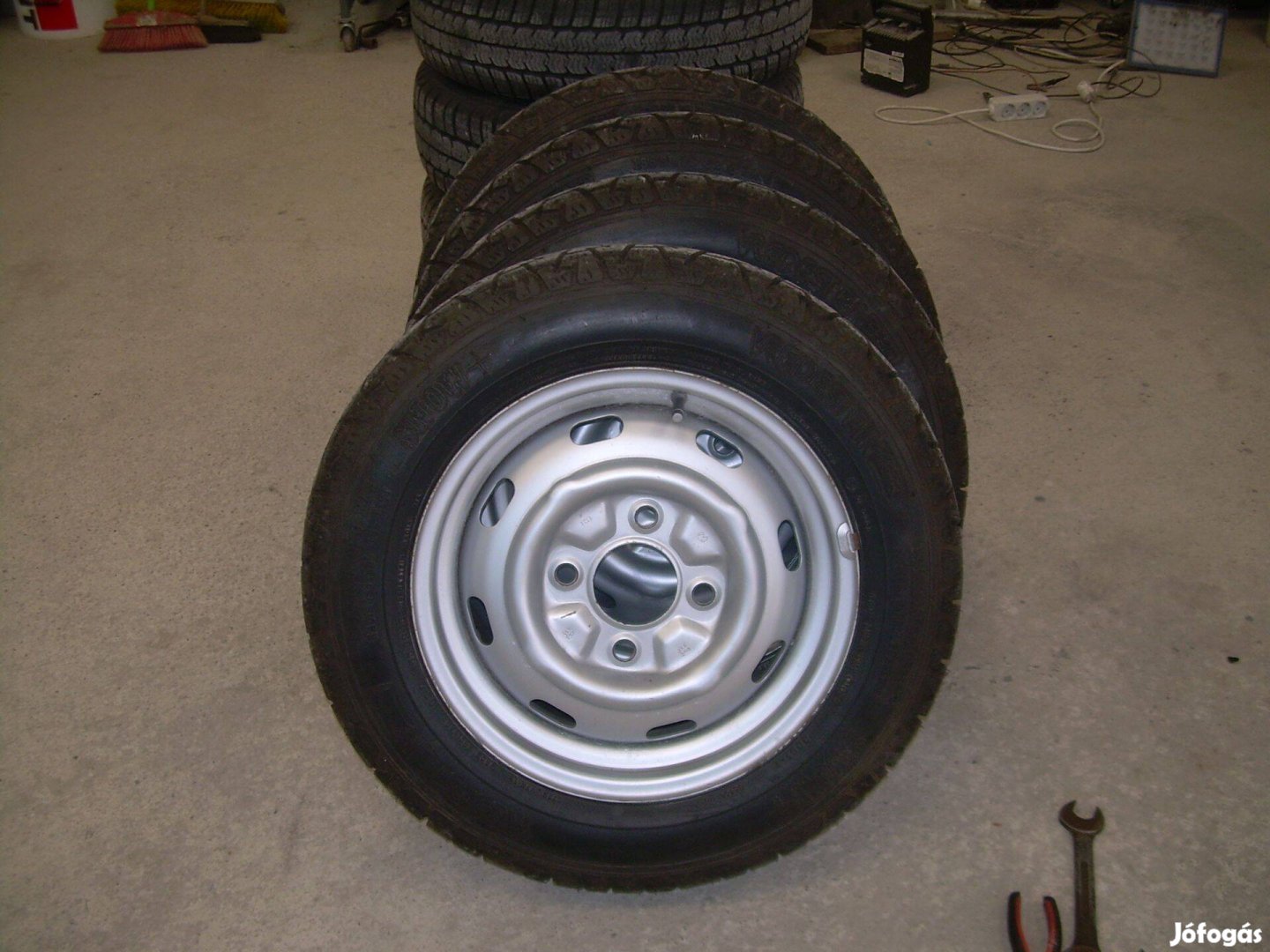 Vw bogár felni gumikkal