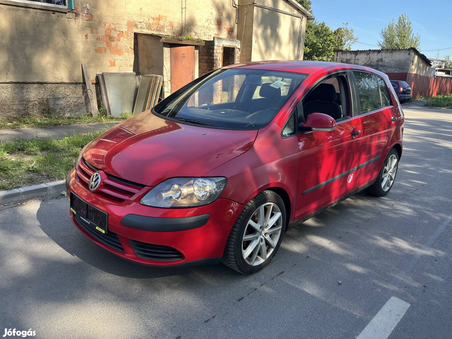 Vw golf plus alkatrészek ajtó lökhárító motorháztető stb..