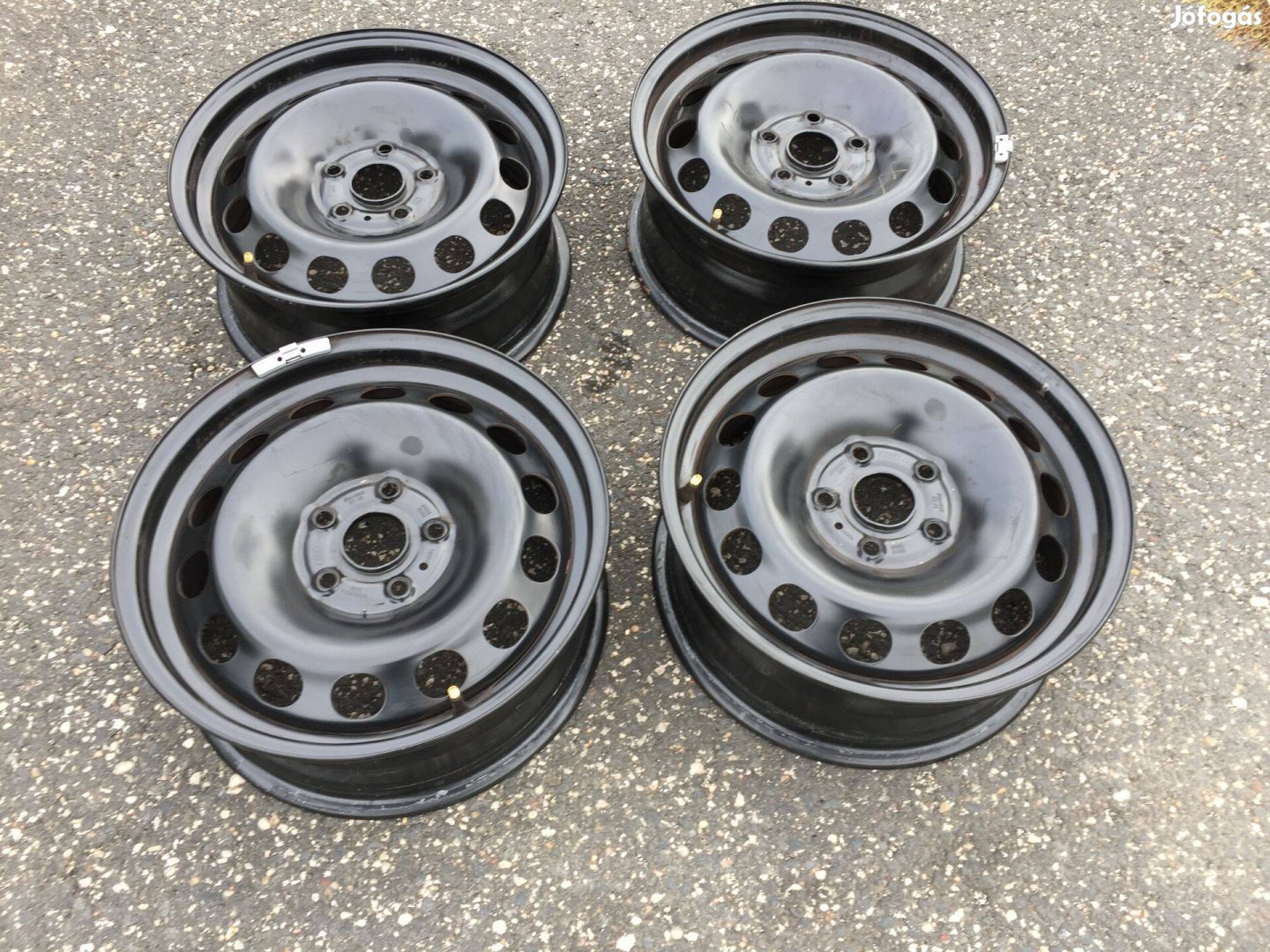 Vw gyári lemezfelni 16 colos, újszerű állapotban 16 colos, 5x112 eladó