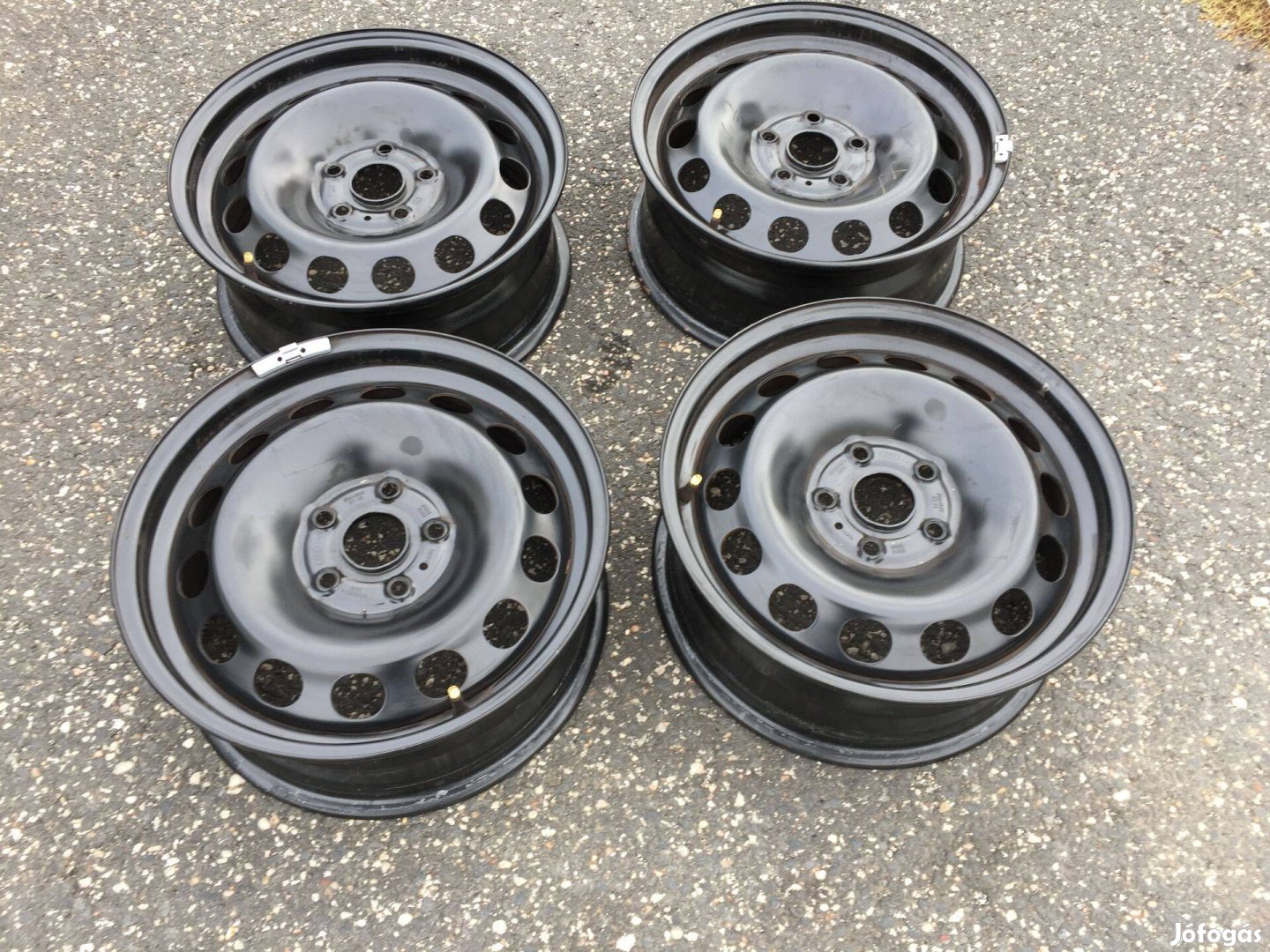 Vw gyári lemezfelni 16 colos, újszerű állapotban 16 colos, 5x112 eladó