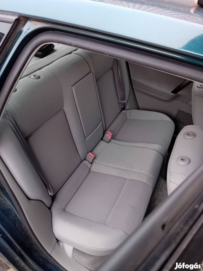 Vw polo 9n hátsó ülés újszerű