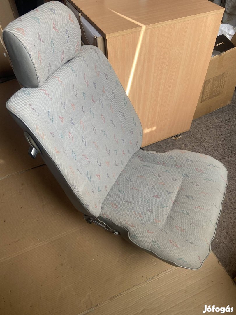 Vw t4 középső ülés dönthető ülése.