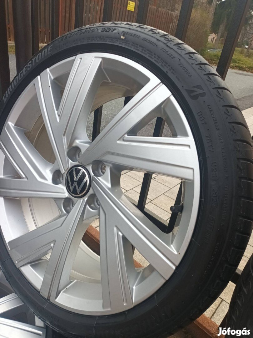 Vw volkswagen golf gyári alufelni 225/40 r18 nyári gumival