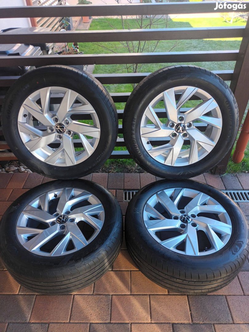 Vw volkswagen tiguan gyári alufelni 235/55 r18 nyari gumival