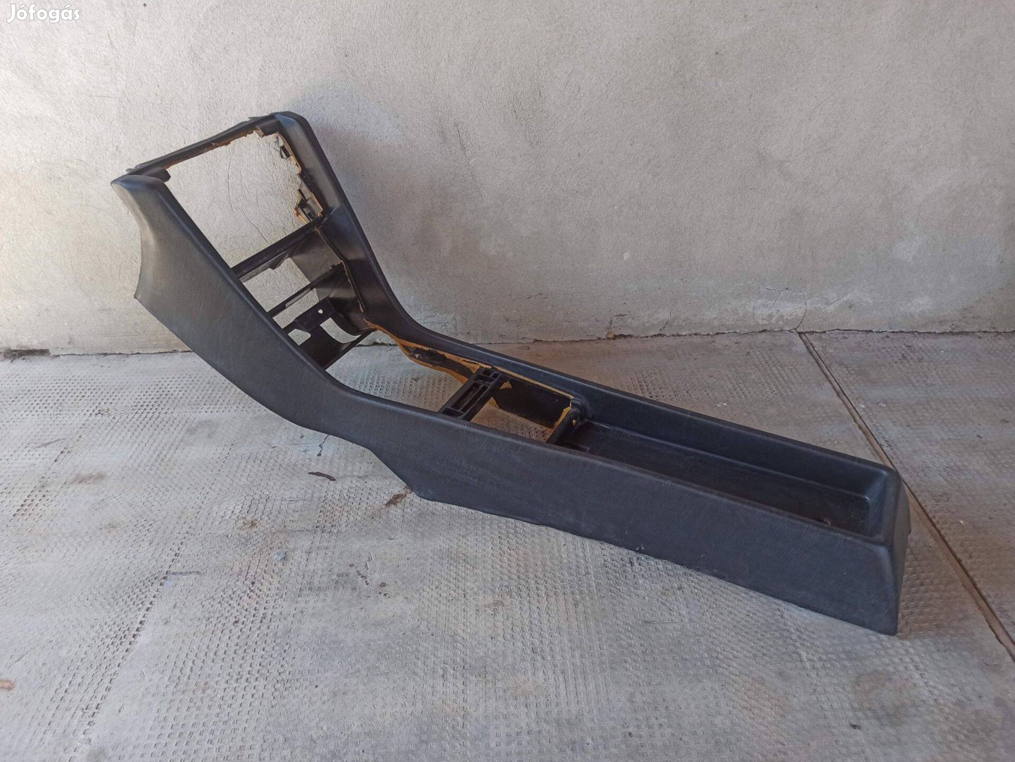 W124 középbox