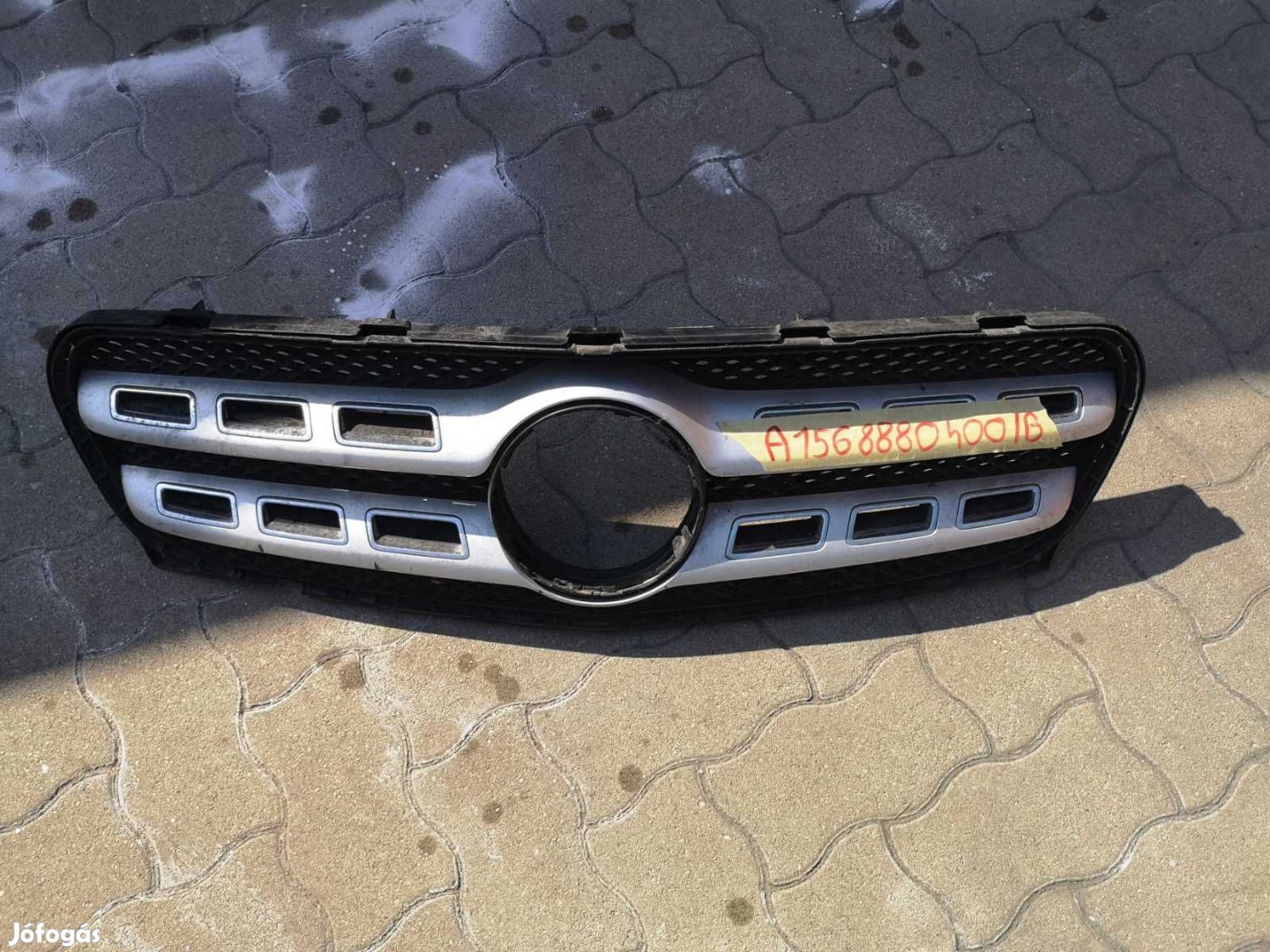 W156 GLA facelift hűtőrács A1568880400 eladó