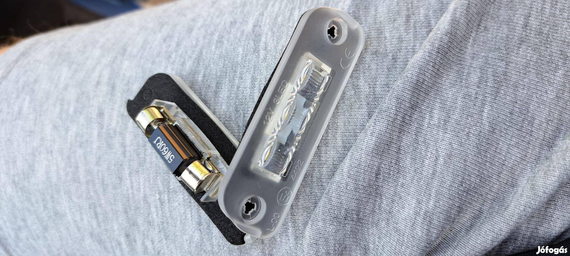 W169 W245 W204 W218 W463 W207 W251 X204 W164 W221 csomagtér világítás