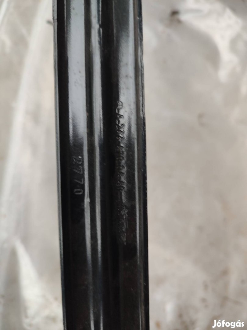 W176 W246 W205  tankrögzitö pánt+küszöboritas 