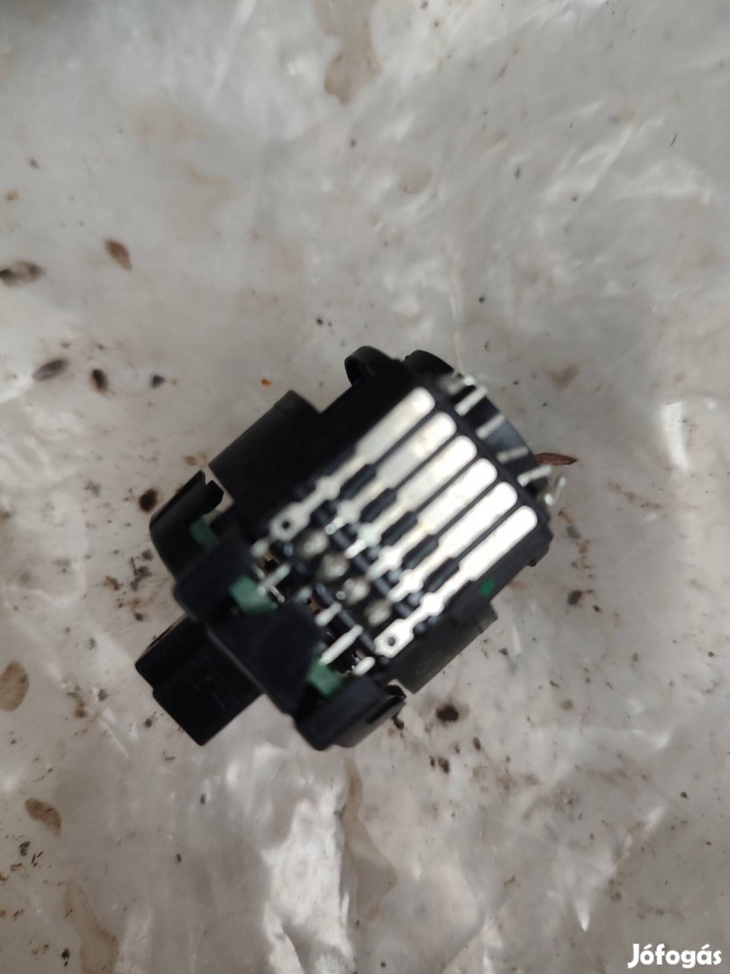 W176 W246 futomotor kapcsoló jeladó 
