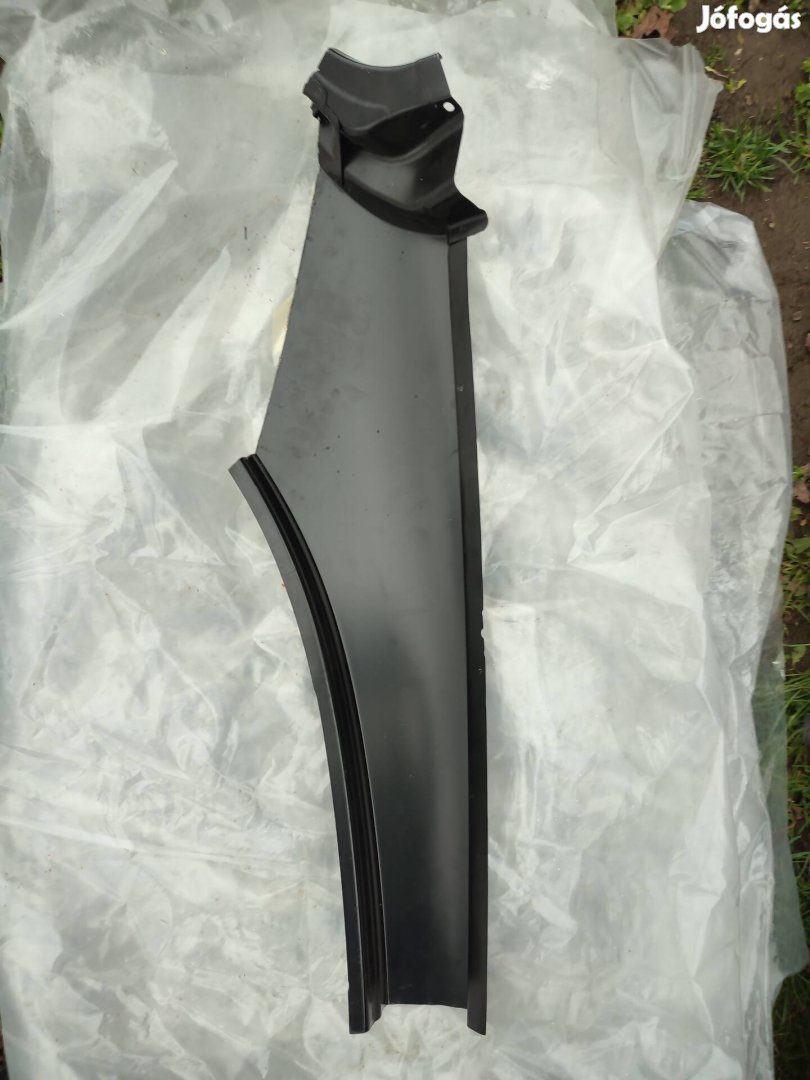 W176 W246 küszöb sarok+sárvédő koszorú 