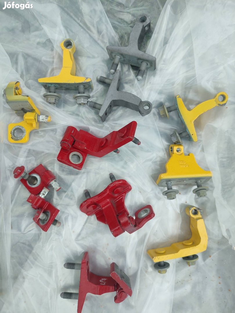 W177 W247 Ajtó zsanrok+ajtó alkatreszek