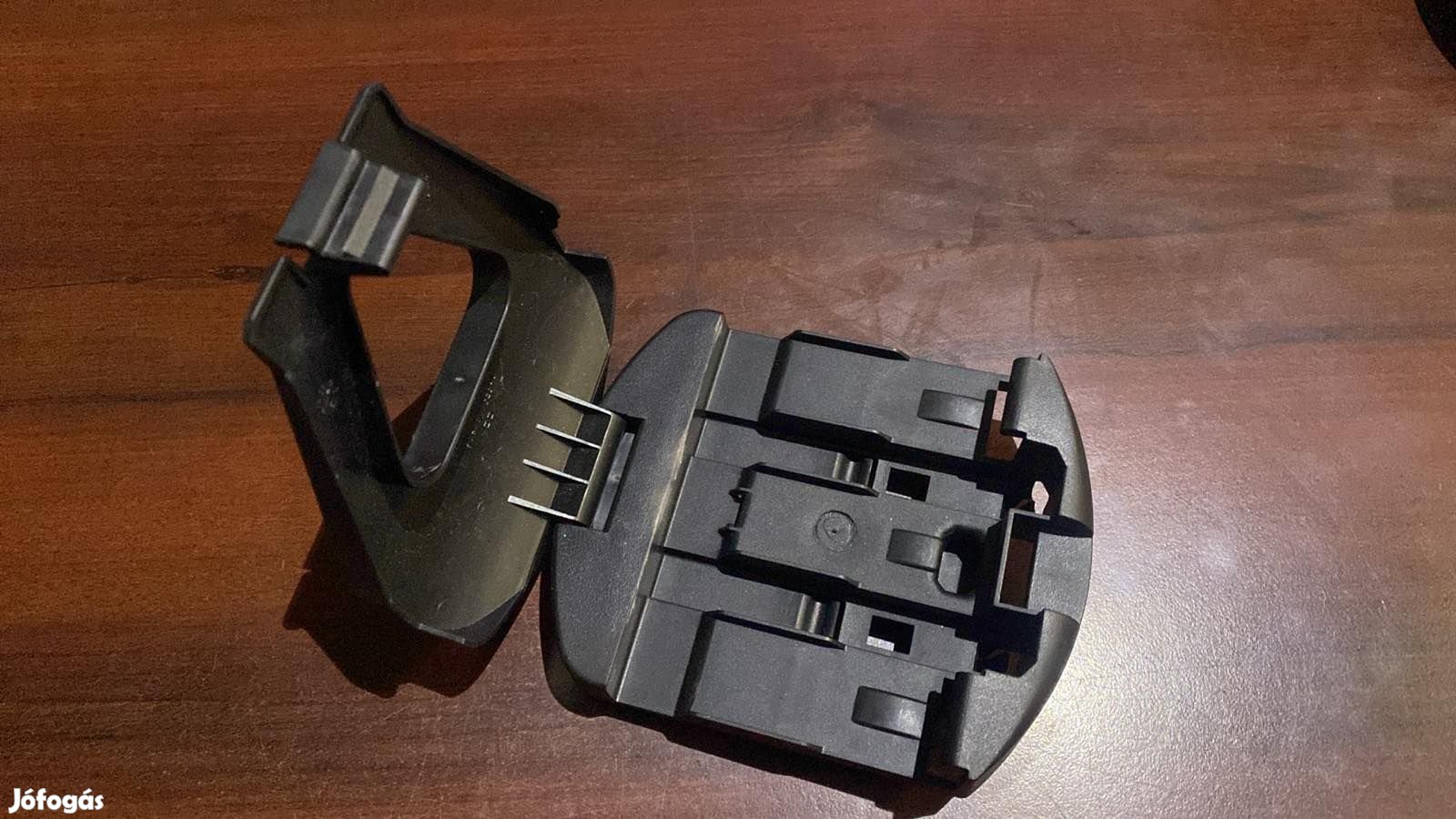 W204 JELZŐHÁROMSZÖG TARTÓ A2048900114 eladó