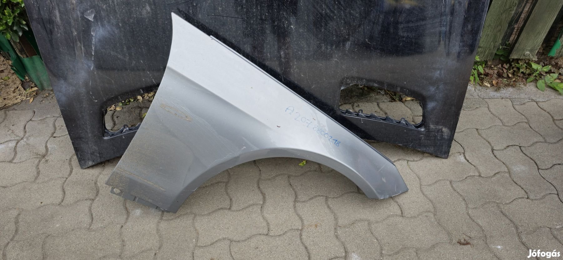 W207 SÁRVÉDŐ JOBB ELSŐ eladó