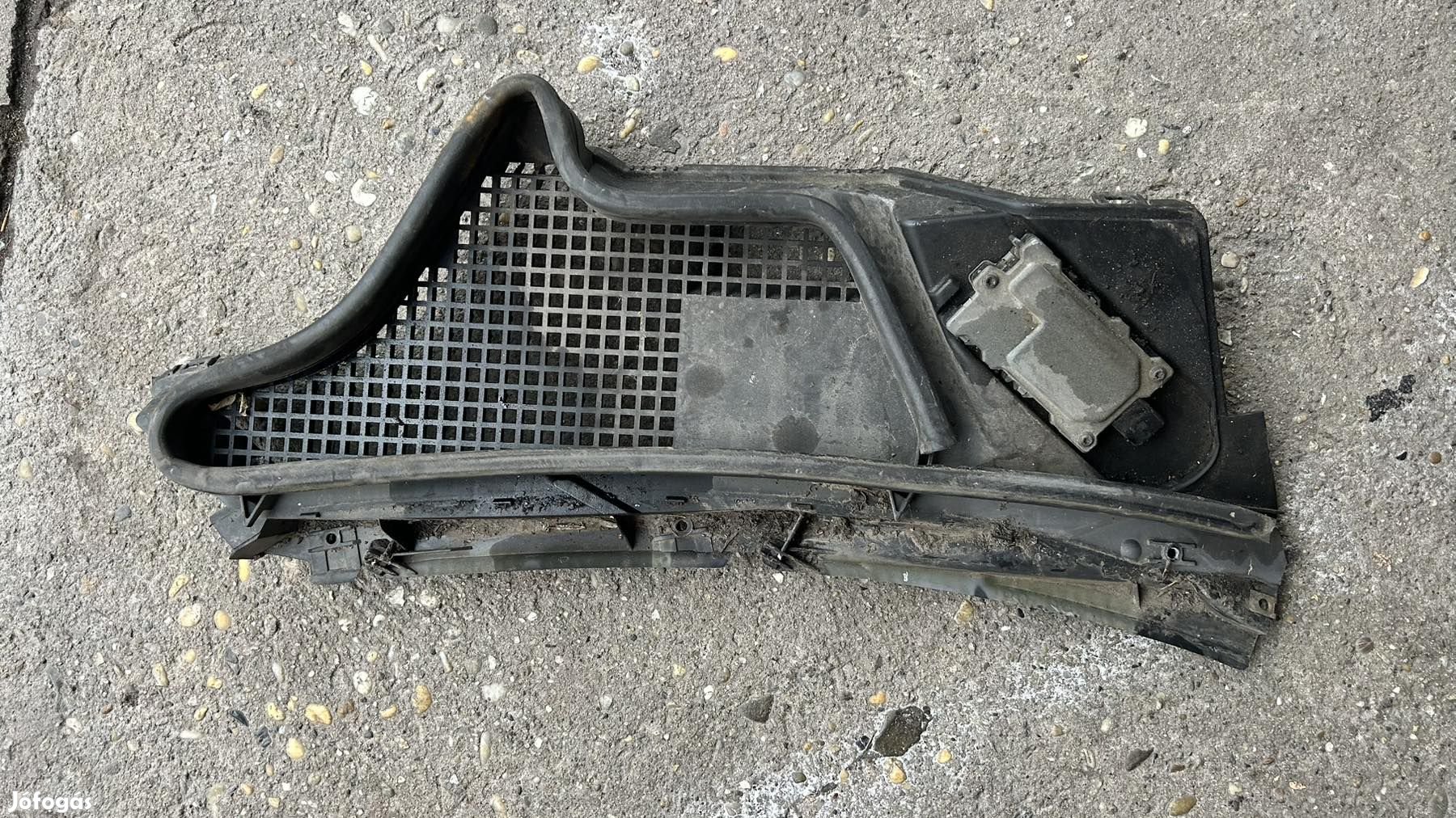 W210 JOBB SZELLŐZŐ TAKARÓ A2108301513 eladó