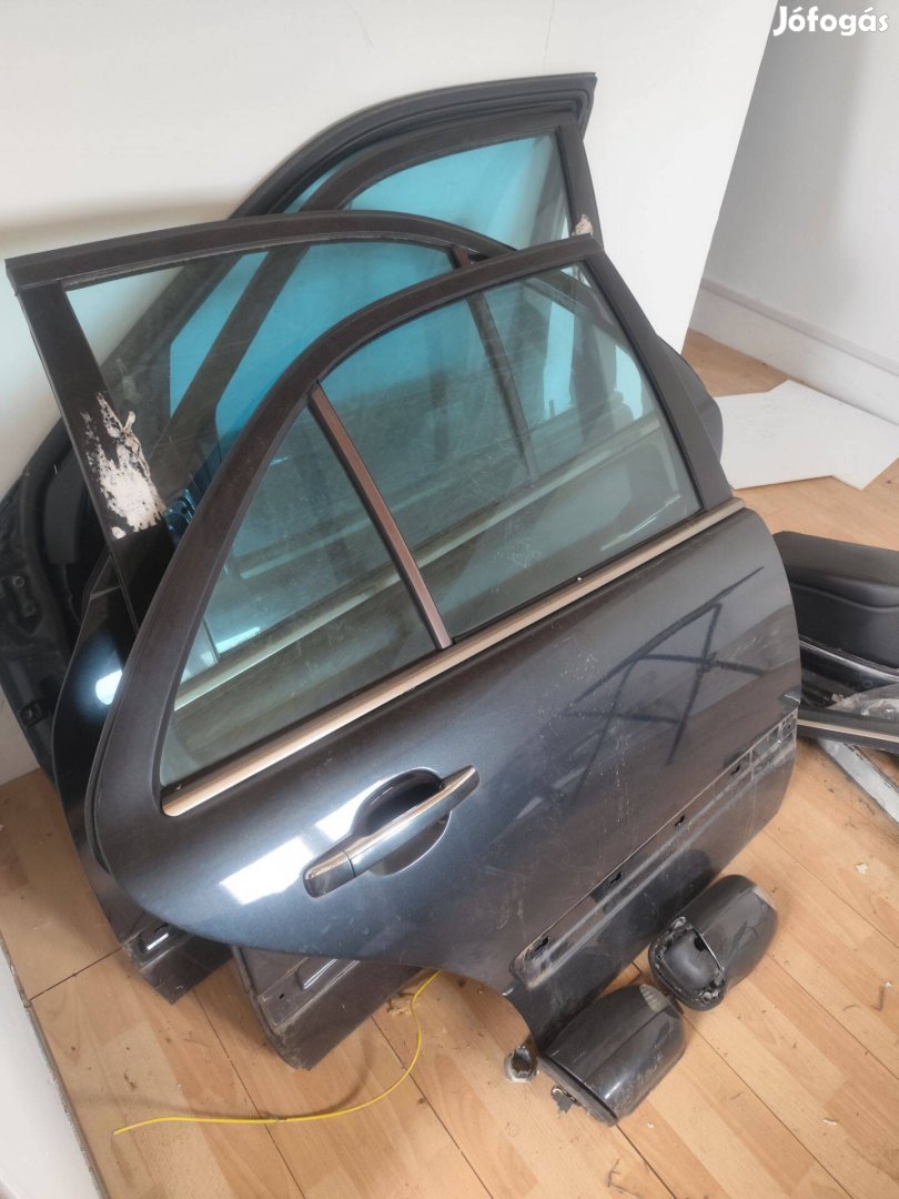 W210 ajtók, tükrök, díszlécek, könyöklő