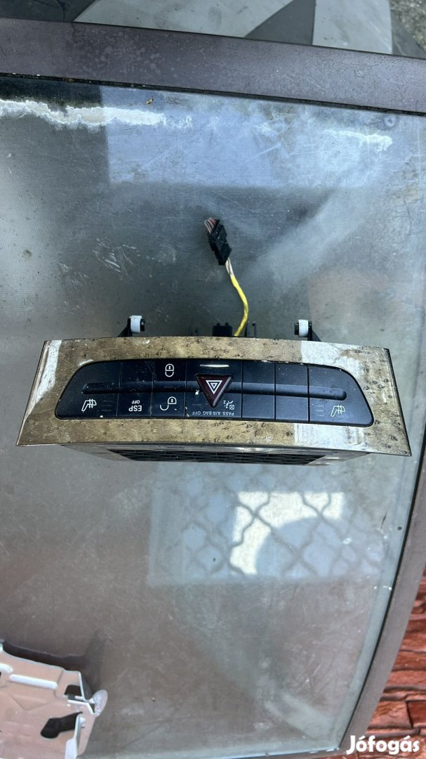 W211 KÖZÉPSŐ KONZOL A2116803152 eladó