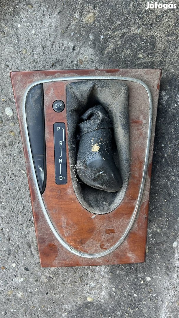 W211 VÁLTÓ BURKOLAT A2116808436 eladó