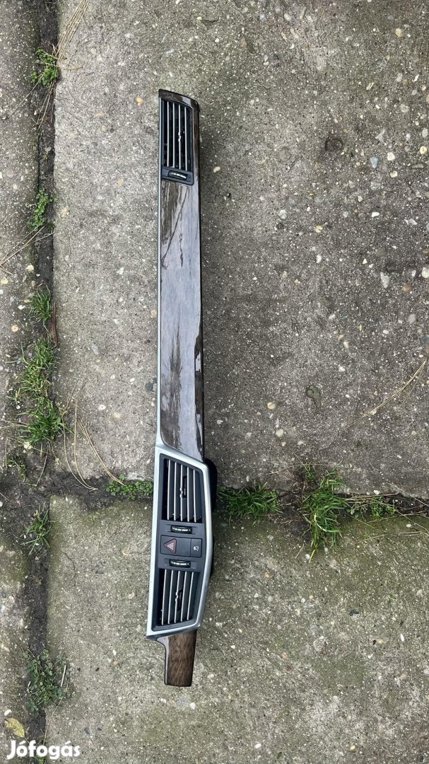 W212 BELSŐ MŰSZERFAL DÍSZCSÍK A2126808293 eladó