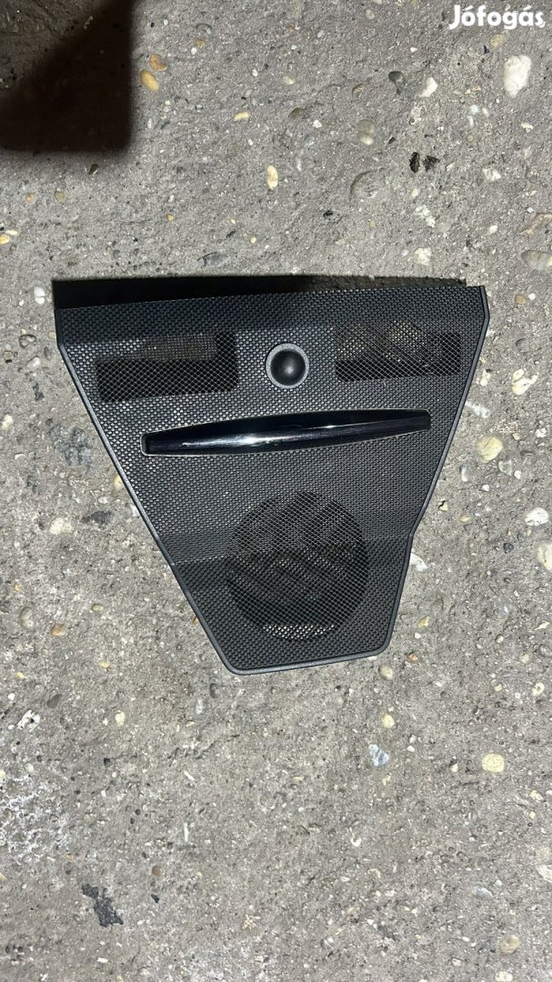 W212 BELSŐ RÁCS LÁMPÁVAL ÉRZÉKELŐVEL A2126800589 eladó