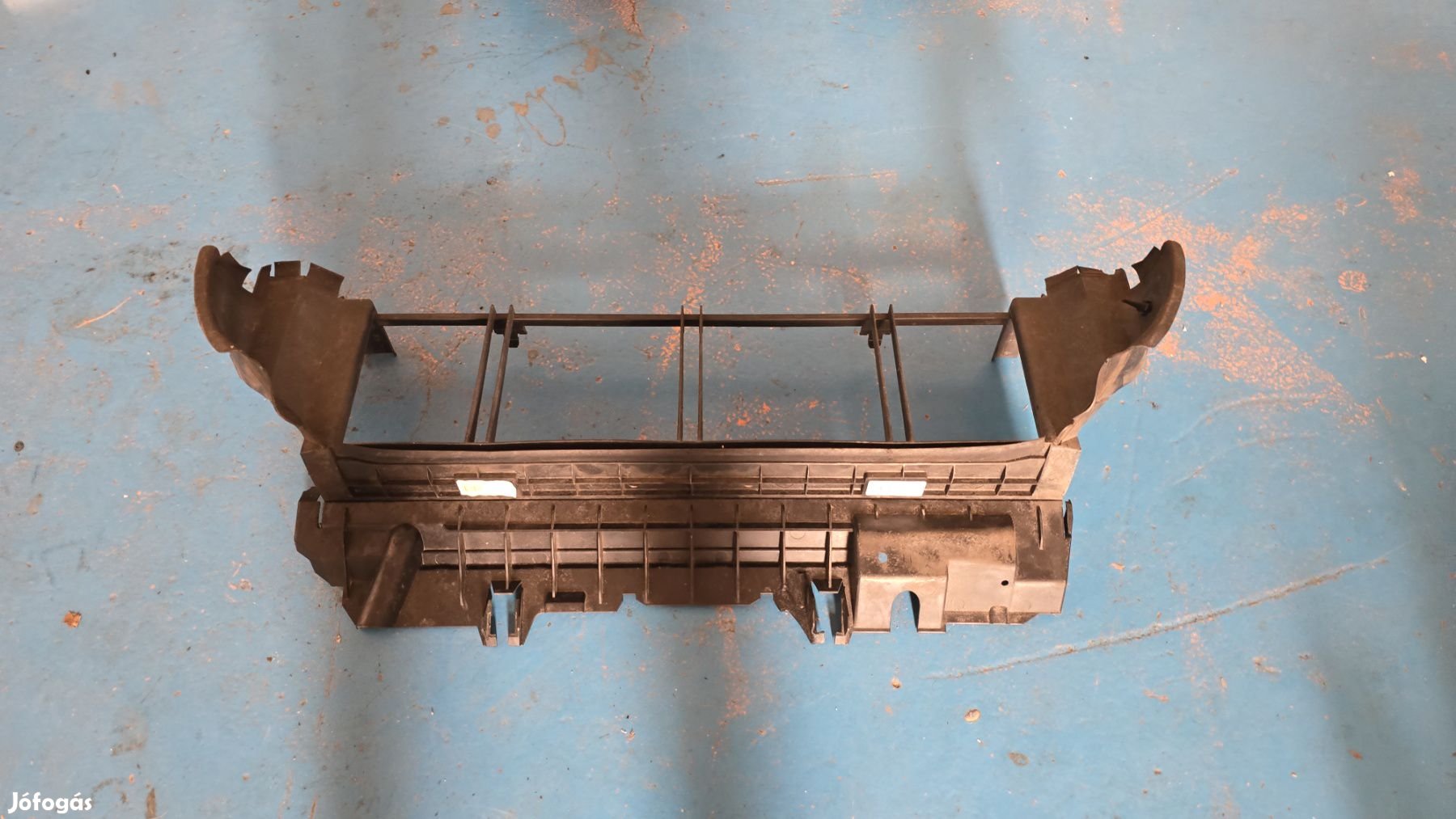 W212 alsó légterelő a hűtősornál A2125051830 eladó
