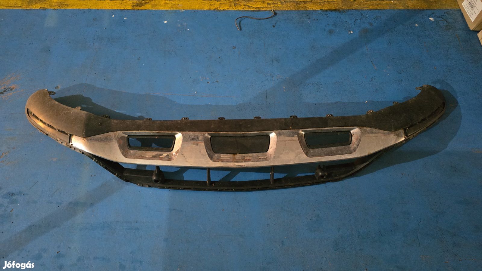 W253 GLC első lökös diffuzor krómmal eladó