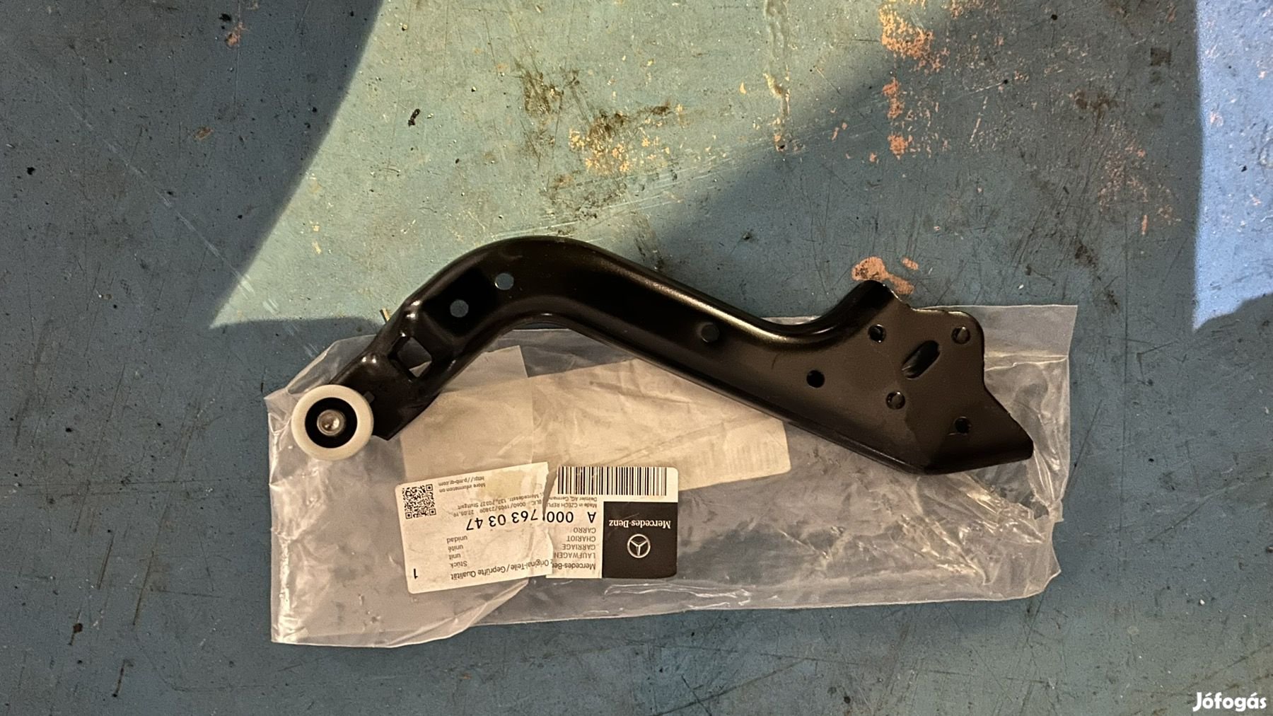 W906 tolóajtó görgő A0007630347 eladó