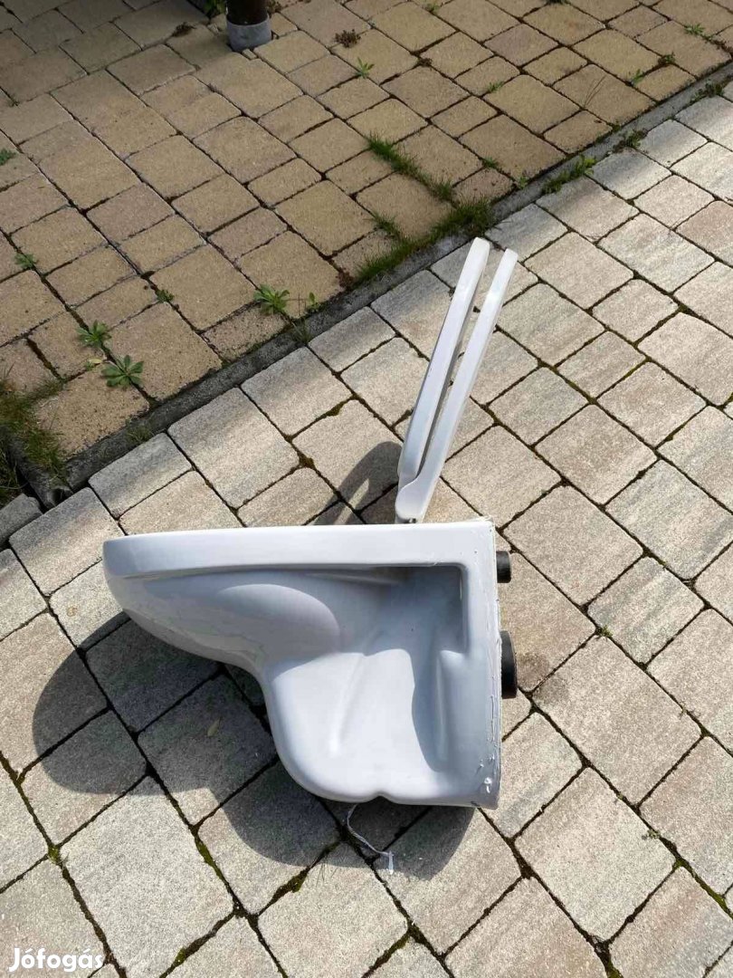 WC csésze és lecsapódásmentes fedő