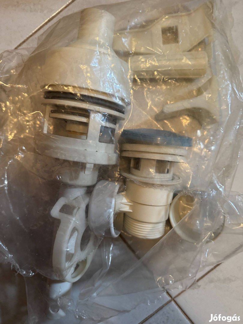 WC tartály belső szerelvény öblítőmechanizmus