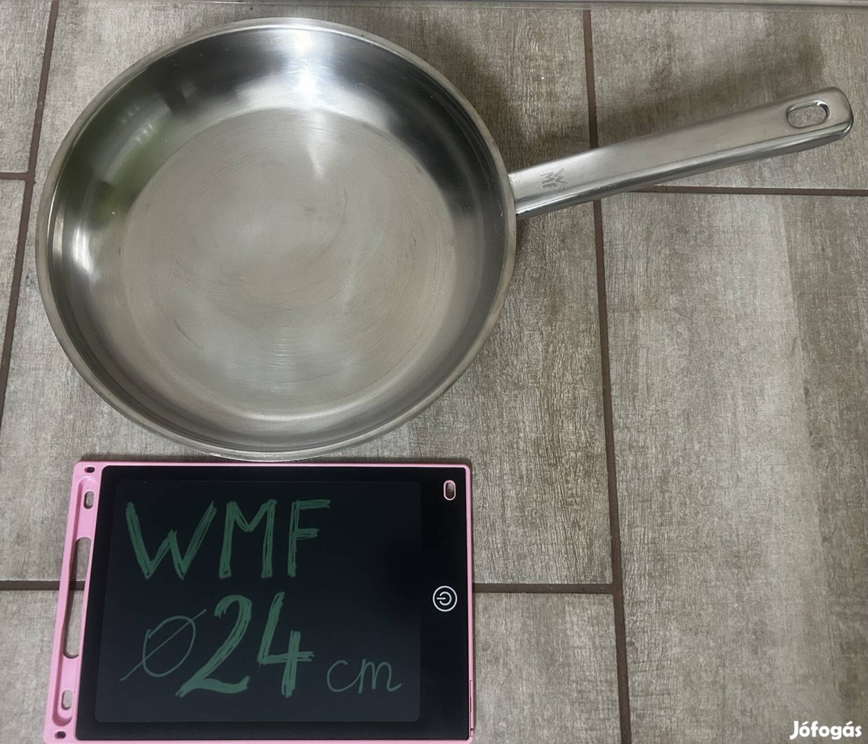 WMF 24 cm-es indukciós rozsdamentes nyeles serpenyő edény