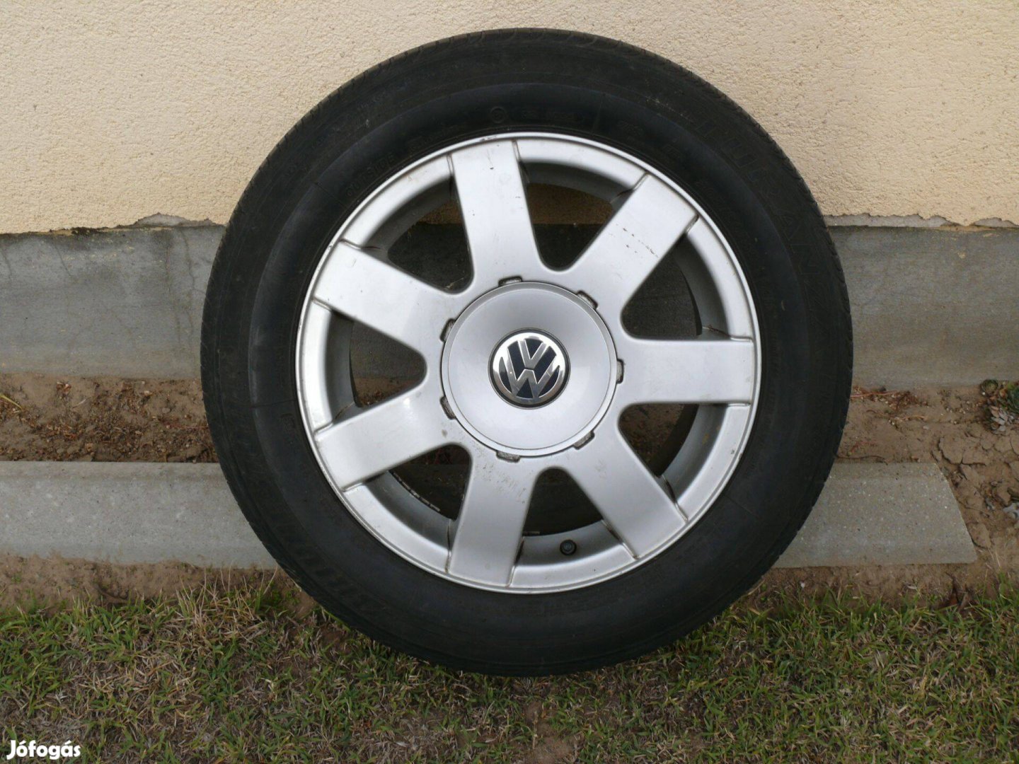 WV Passat 15" alufelni nyári gumival 4db