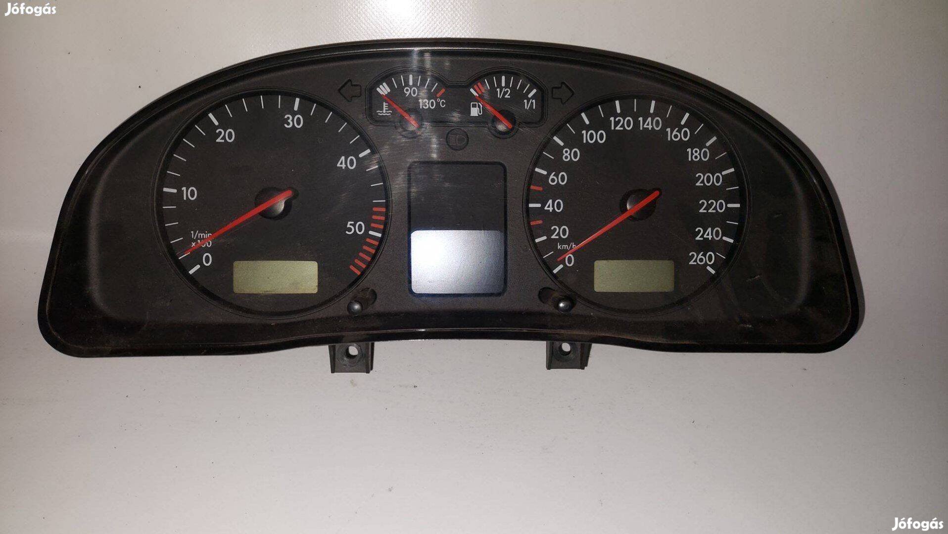 WV Passat B5 km óra kilóméteróra műszeregység 3B0920822A