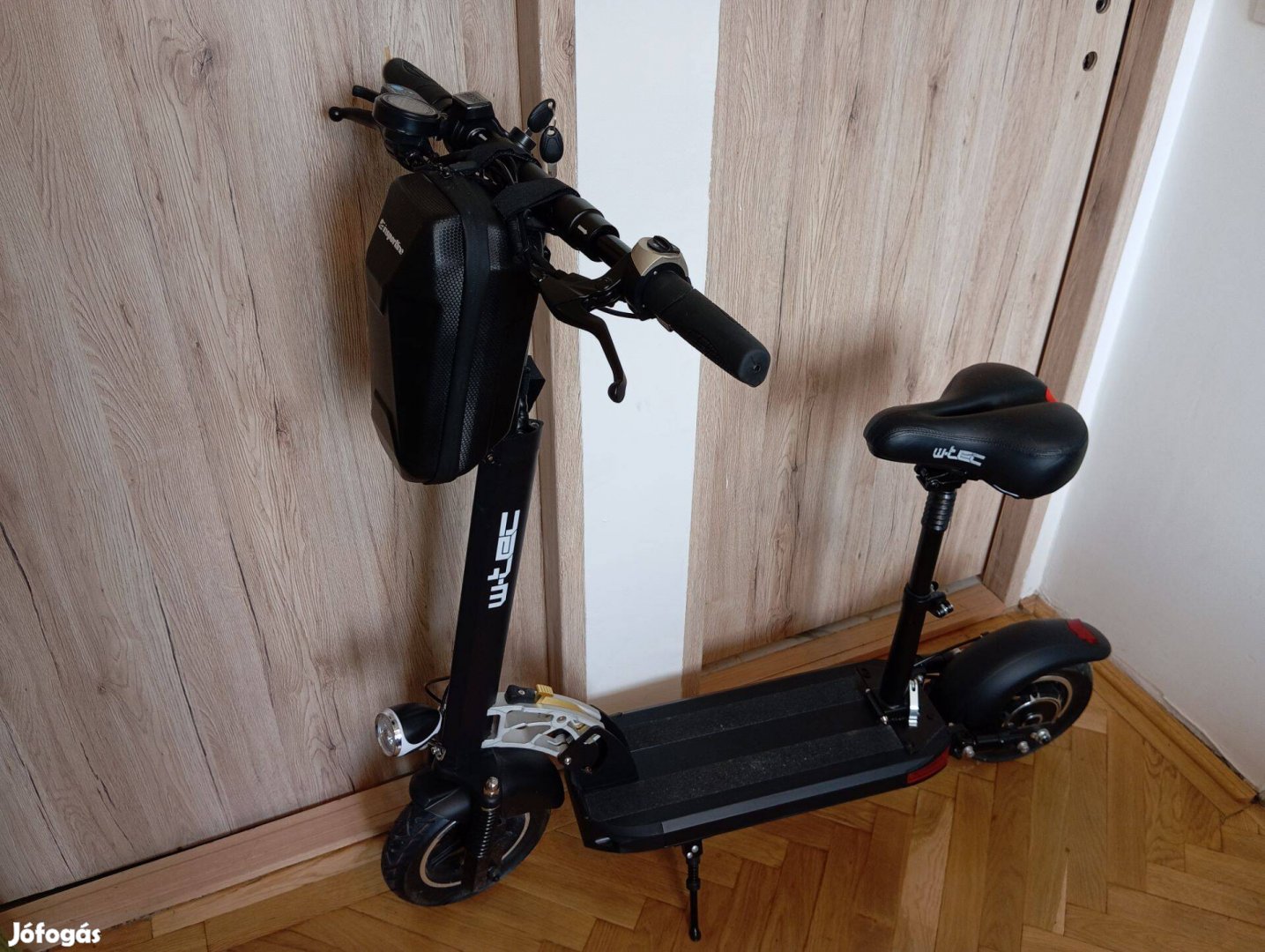 W-TEC Tenmark III elektromos roller üléssel, táskával eladó
