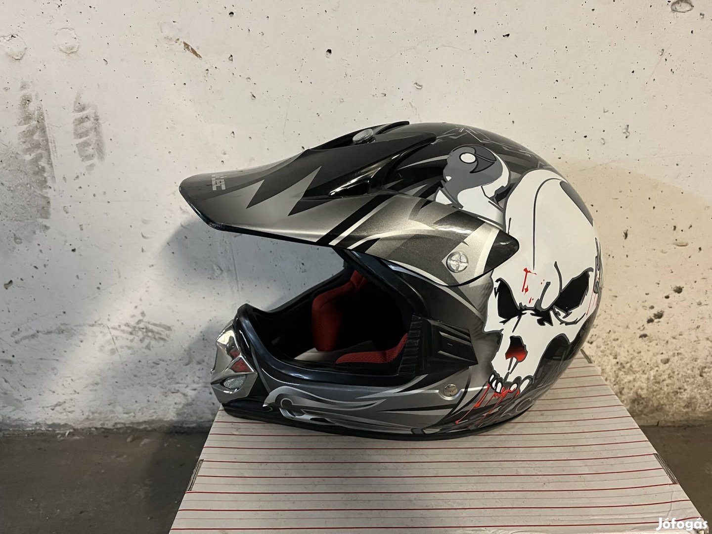 W-TEC cross bukósisak