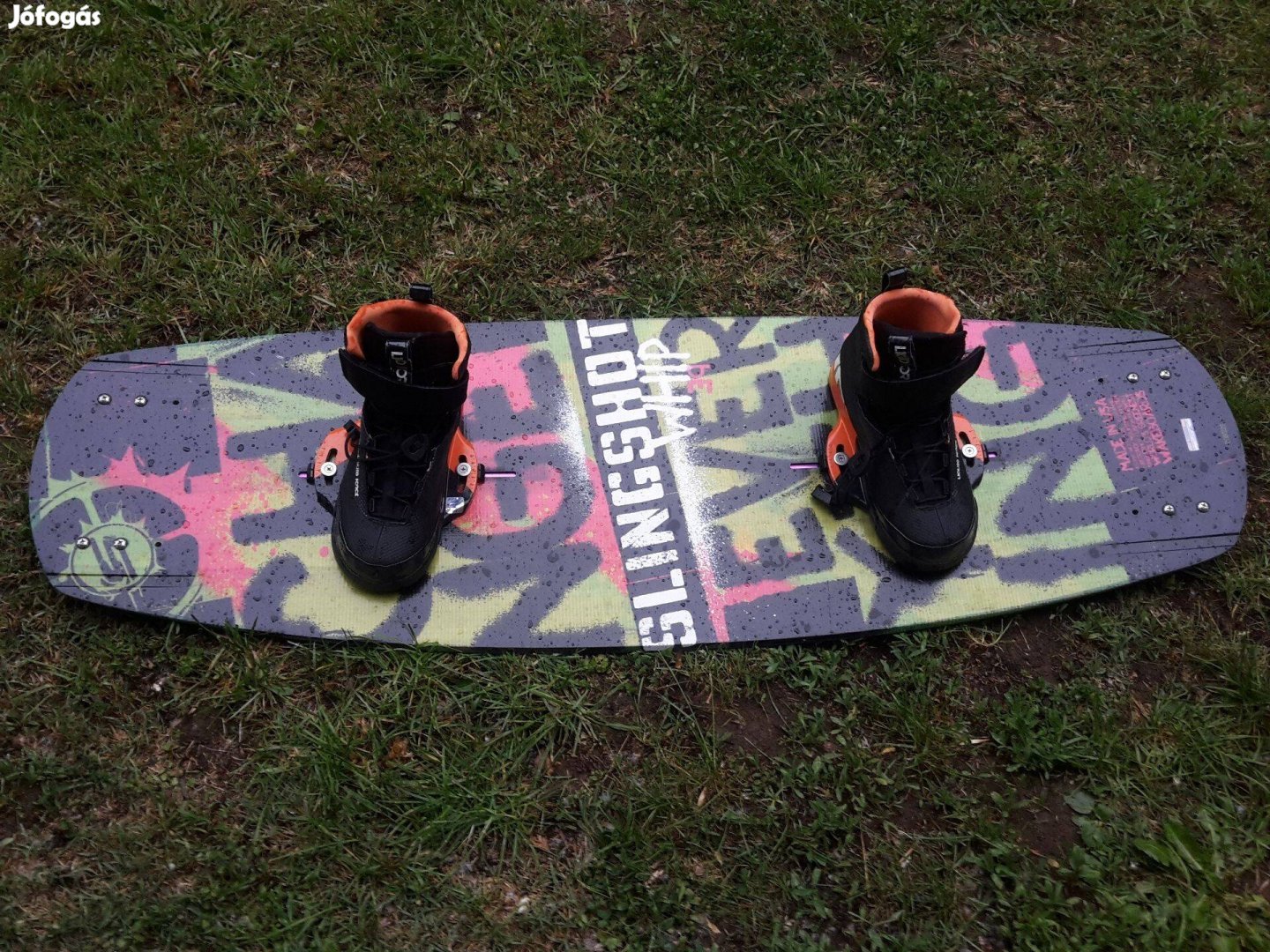 Wakeboard kötéssel
