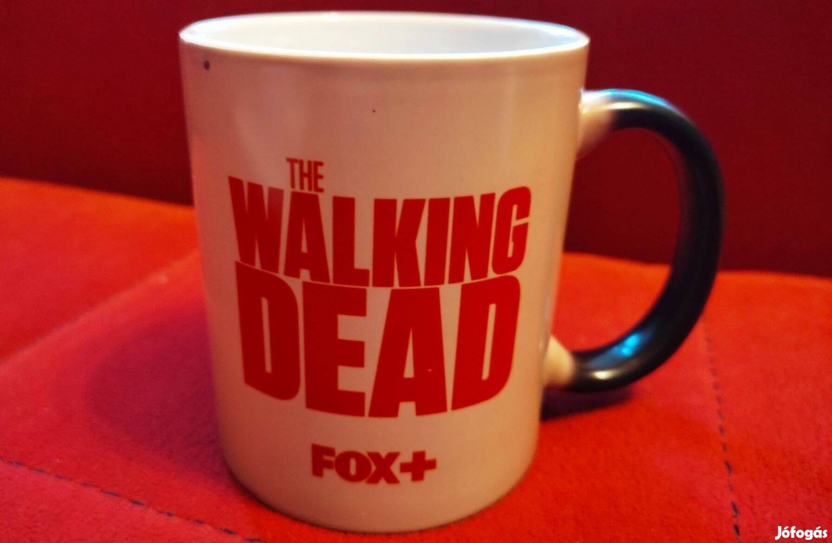 Walking dead hőre változó bögre