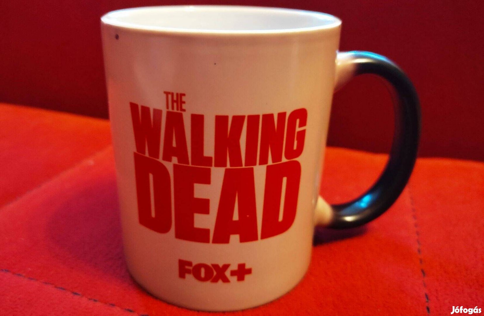 Walking dead hőre változó bögre