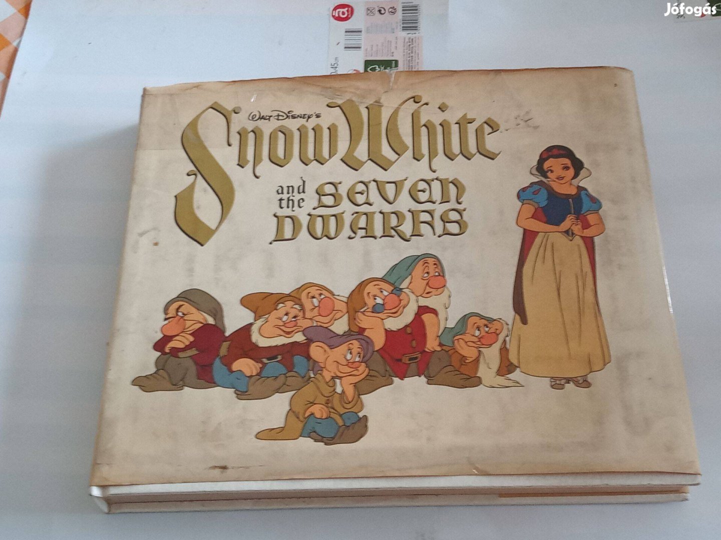 Walt Disney's Snow White and the Seven Dwarfs (Studio Book) Hardcover