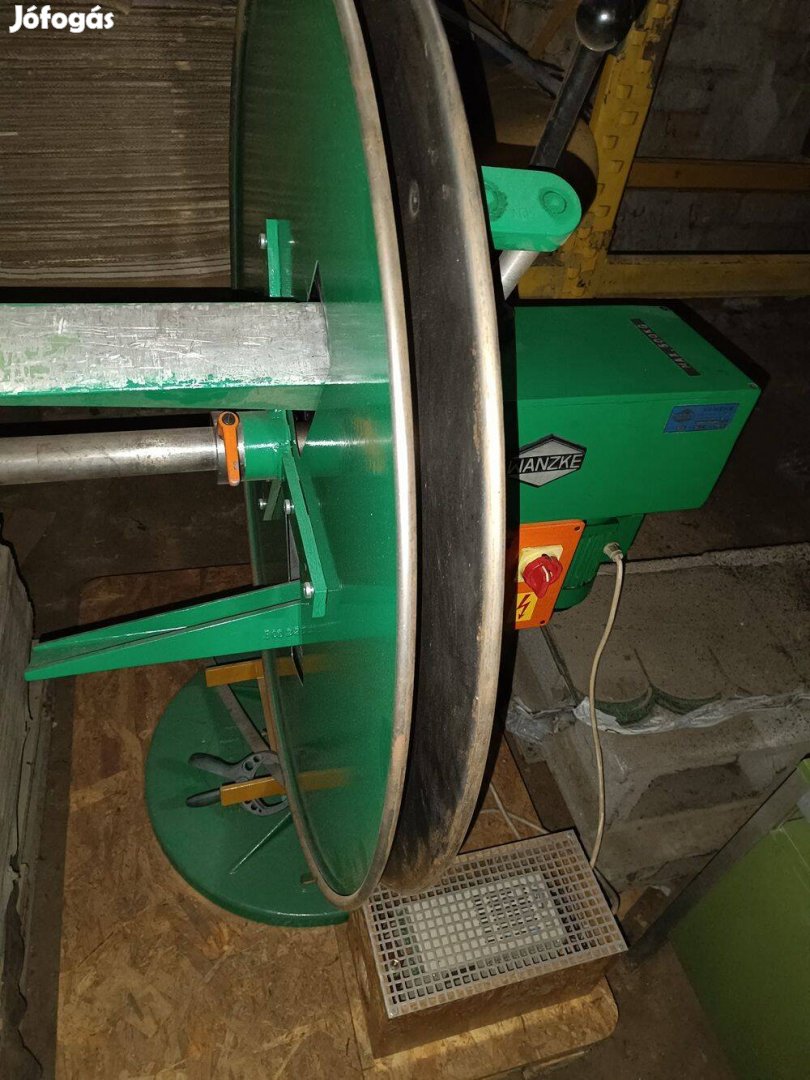 Wanzke lemezlefejtő, lemez tekercselő gép