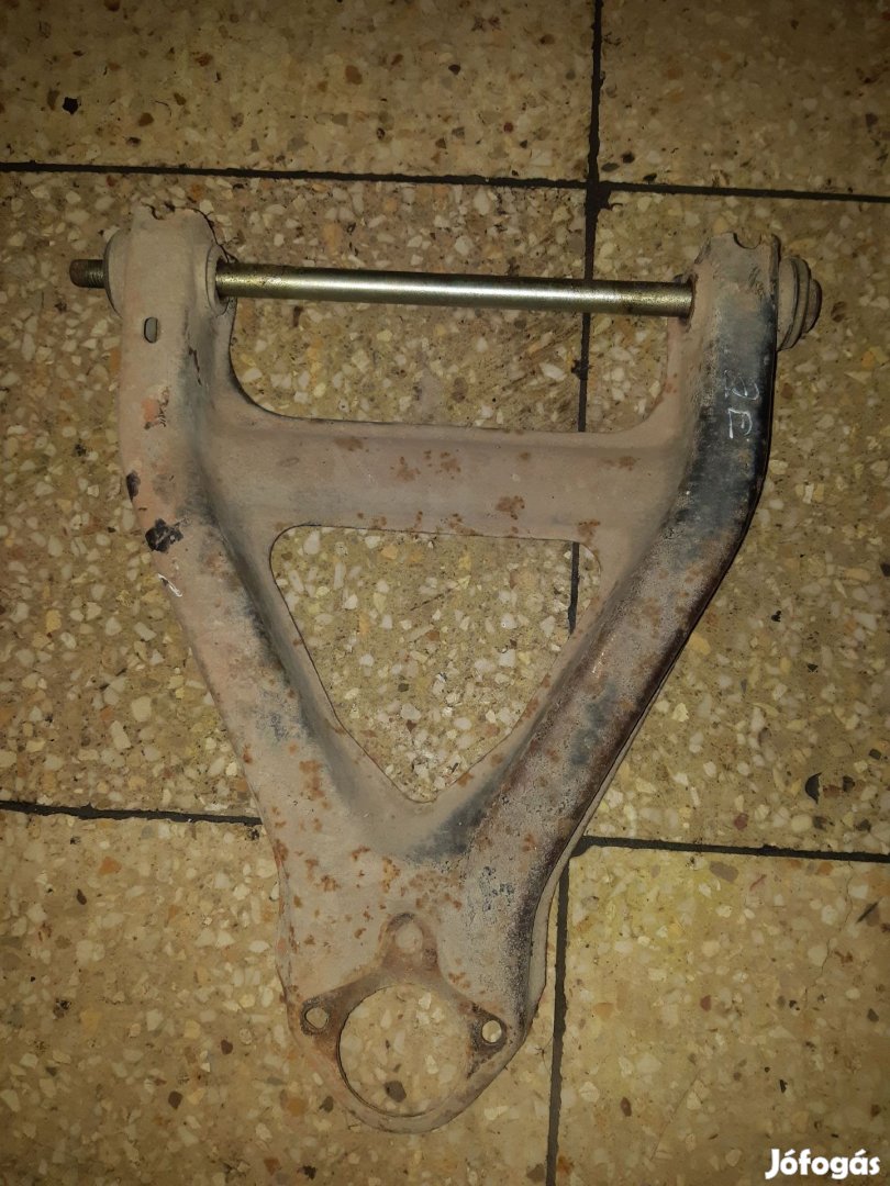 Wartburg 1.3 Jobb Első Lengőkar