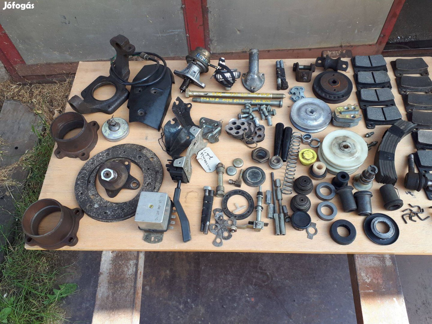 Wartburg alkatrészek eladók !
