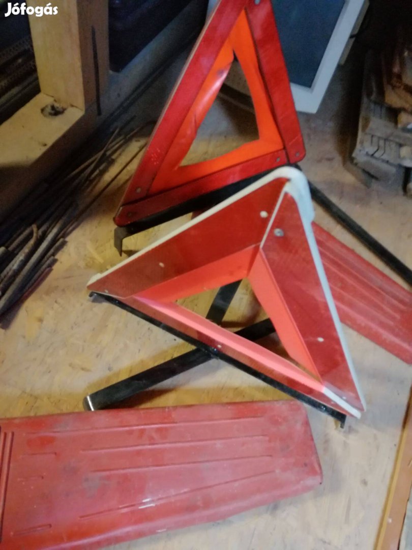 Wartburg elakadásjelző háromszög