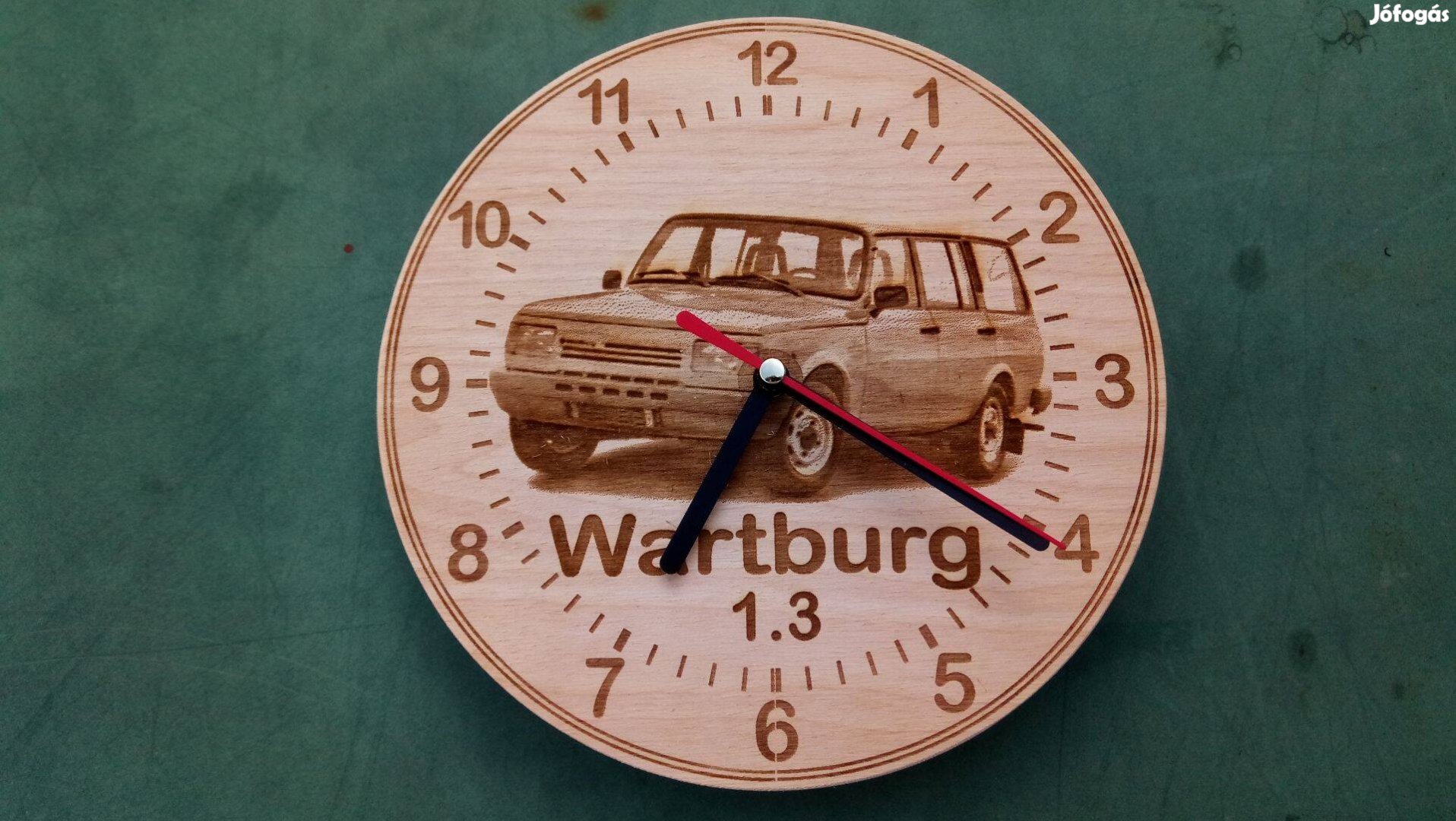 Wartburg mintás falióra