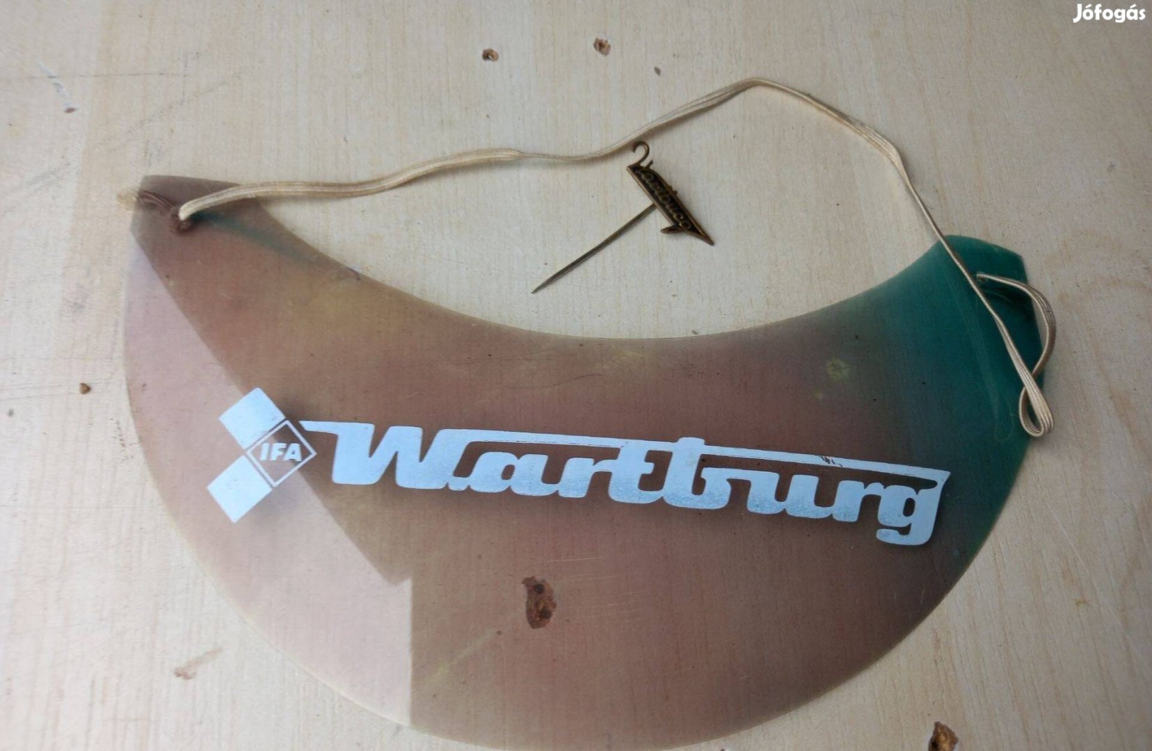Wartburg napelenző+ kitűző régi